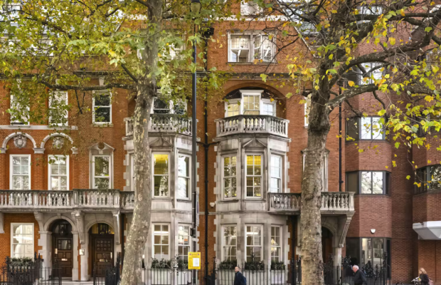Buckingham Palace Road London SW1W